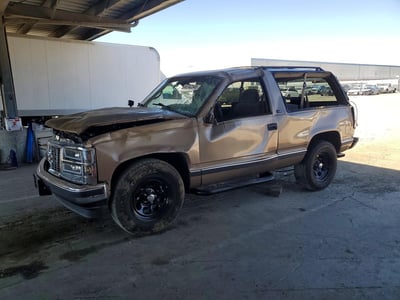 3GKEC18R9TG****** 1996 GMC Yukon