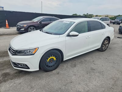 1VWBA7A35JC****** 2018 Volkswagen Passat