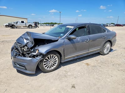 1VWBS7A31GC****** 2016 Volkswagen Passat