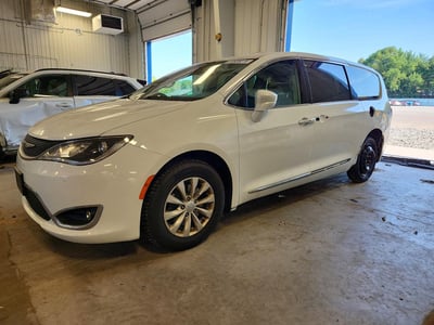 2C4RC1BG9JR****** 2018 Chrysler Pacifica