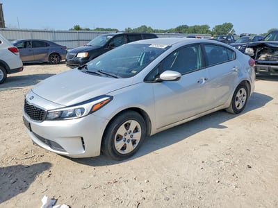 3KPFK4A73JE****** 2018 Kia Forte