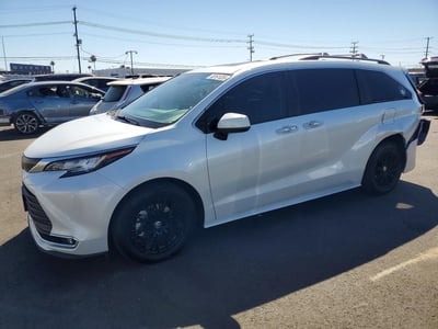 2022 Toyota Sienna Hybrid