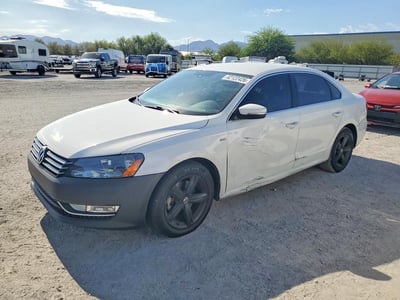 1VWAT7A38FC****** 2015 Volkswagen Passat