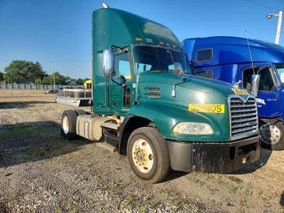 1M1AW01XXHM****** 2017 Mack Cxu612