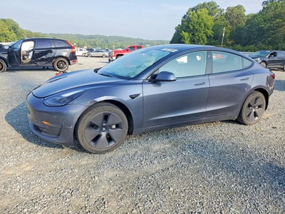 5YJ3E1EA8NF****** 2022 Tesla Model 3