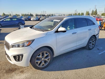 5XYPK4A17GG****** 2016 Kia Sorento