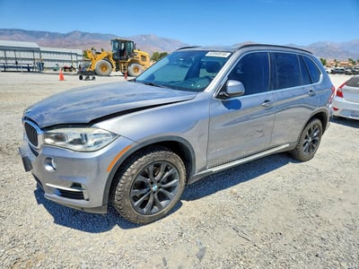 5UXKR2C50G0****** 2016 BMW X5