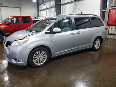 5TDYK3DC3FS****** 2015 Toyota Sienna