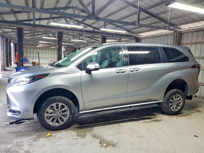 5TDKRKEC5RS****** 2024 Toyota Sienna Hybrid