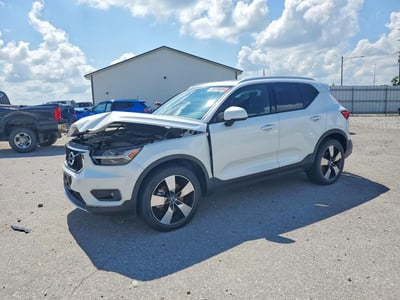 YV4162UK6M2****** 2021 Volvo XC40