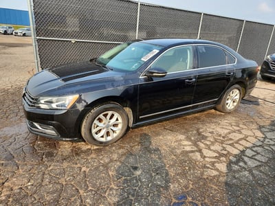 1VWAT7A30HC****** 2017 Volkswagen Passat