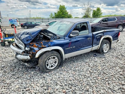 1B7FL46XX2S****** 2002 Dodge Dakota