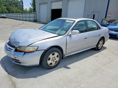 1HGCG16572A****** 2002 Honda Accord