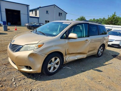 5TDKK3DC2CS****** 2012 Toyota Sienna