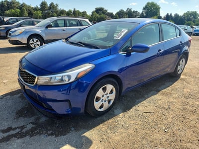 3KPFK4A72HE****** 2017 Kia Forte