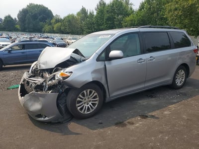 5TDYK3DC2FS****** 2015 Toyota Sienna