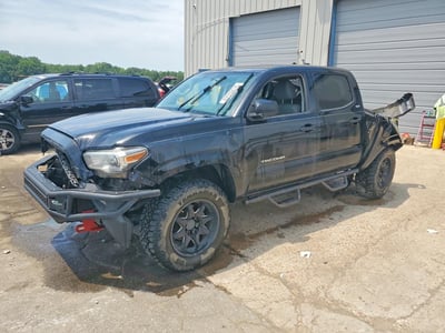 5TFCZ5ANXGX****** 2016 Toyota Tacoma