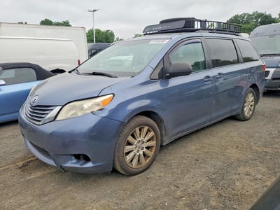 5TDJK3DC7FS****** 2015 Toyota Sienna
