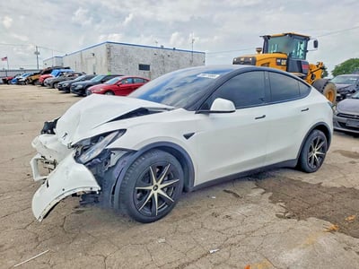 5YJYGDEE4MF****** 2016 Tesla Model Y