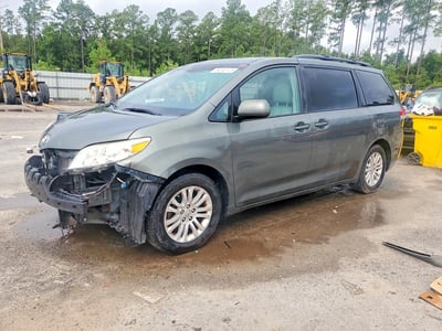 5TDYK3DC8ES****** 2014 Toyota Sienna