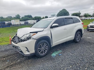 5TDJZRFHXJS****** 2018 Toyota Highlander