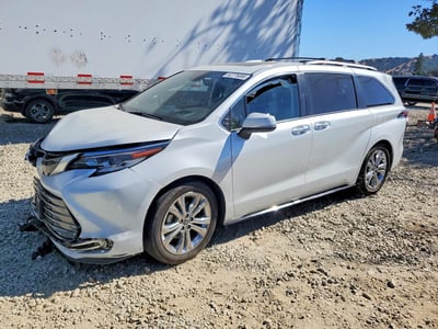 2022 Toyota Sienna Hybrid