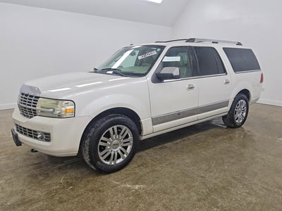 5LMJJ3J52AE****** 2010 Lincoln Navigator