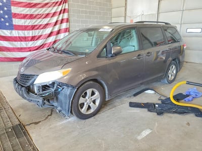 5TDKK3DC5BS****** 2011 Toyota Sienna