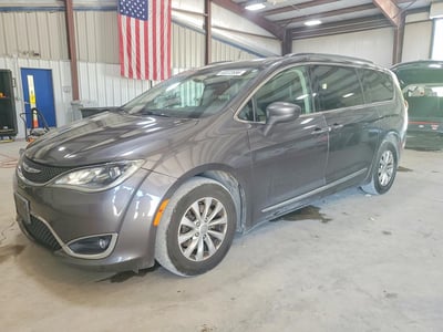 2C4RC1BG8HR****** 2017 Chrysler Pacifica