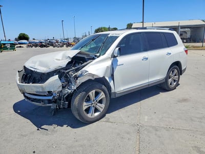 5TDDK3EH1DS****** 2013 Toyota Highlander