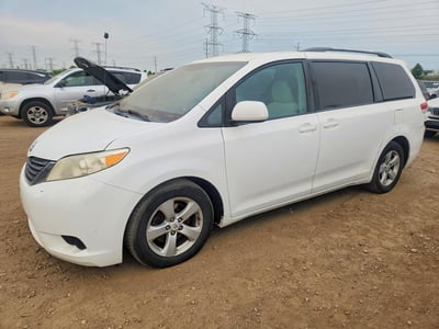5TDKK3DC4BS****** 2011 Toyota Sienna