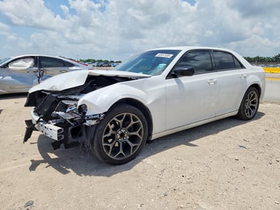 2C3CCAAG7JH****** 2018 Chrysler 300