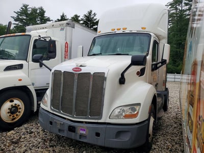 1XPBA48X4JD****** 2018 Peterbilt 579