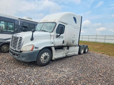 3AKJGLDRXJS****** 2018 Freightliner Cascadia 125