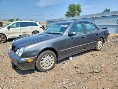 WDBJF82J72X****** 2002 Mercedes-Benz E-Class