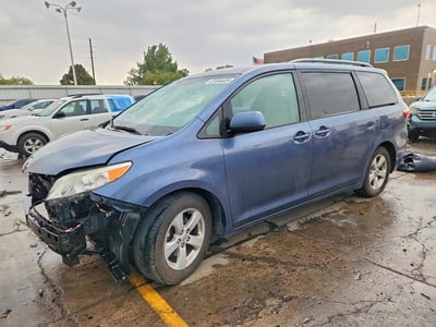 5TDKK3DC3FS****** 2015 Toyota Sienna