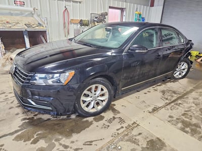 1VWAT7A39HC****** 2017 Volkswagen Passat