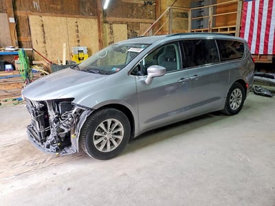 2C4RC1FG5JR****** 2018 Chrysler Pacifica