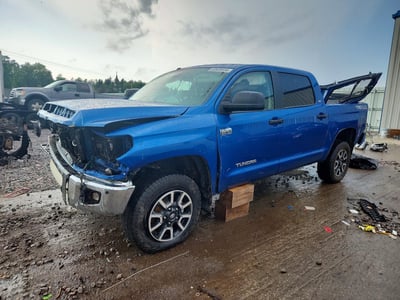 5TFDW5F1XJX****** 2018 Toyota Tundra