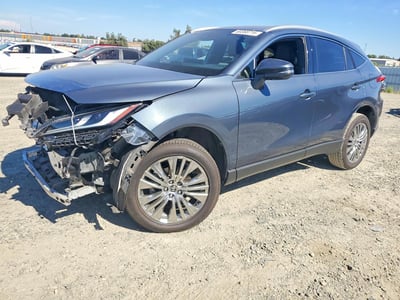 JTEAAAAH1NJ****** 2022 Toyota Venza Hybrid