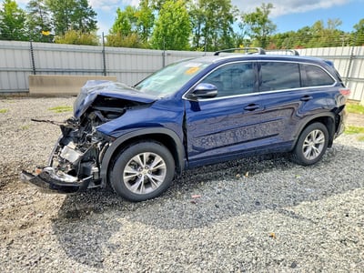 5TDKKRFH6FS****** 2015 Toyota Highlander
