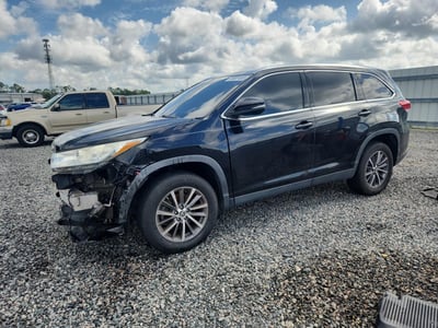 5TDKZRFH7KS****** 2019 Toyota Highlander