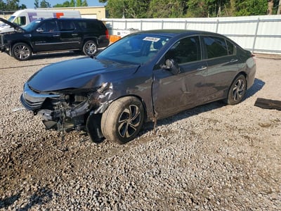 1HGCR2F37HA****** 2017 Honda Accord