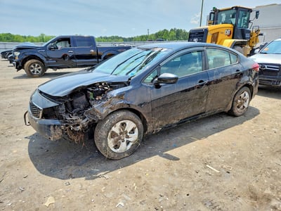 3KPFK4A72HE****** 2017 Kia Forte