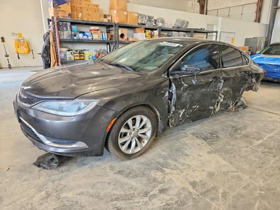 1C3CCCAB5GN****** 2016 Chrysler 200