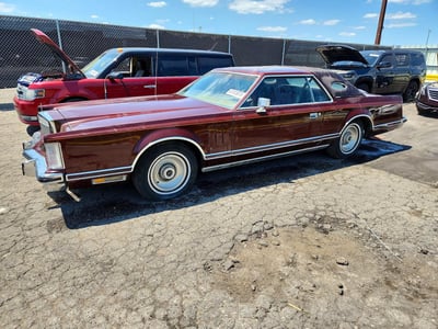 7Y89A90**** 1977 Lincoln Continental Mk V