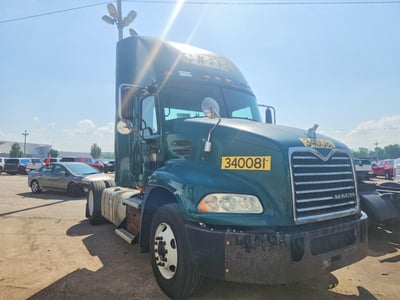 1M1AW01X5FM****** 2015 Mack Cxu612