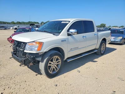 1N6BA0EC8FN****** 2015 Nissan Titan