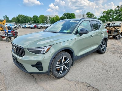 YV4L12UK8R2****** 2024 Volvo XC40