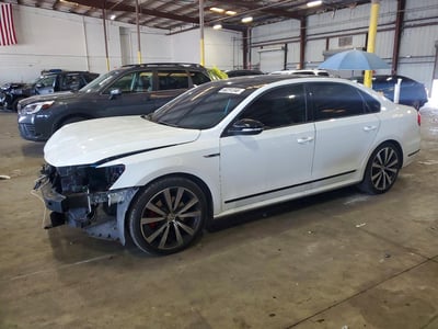 1VWJM7A33JC****** 2018 Volkswagen Passat